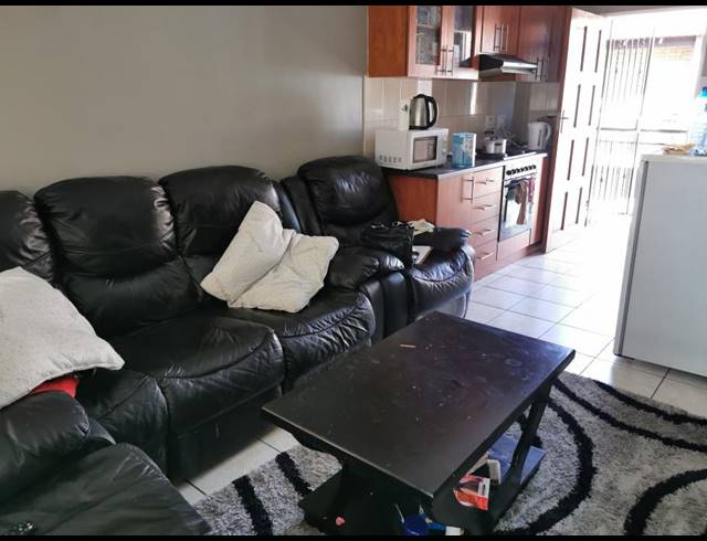 2 BEDROOM FLAT SOLD IN DASPOORT
